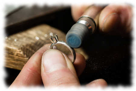 Reparatur und Umarbeitung von Schmuck